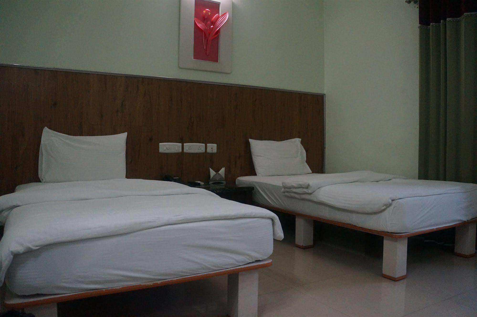 צ'נאי Lotels Hotel מראה חיצוני תמונה