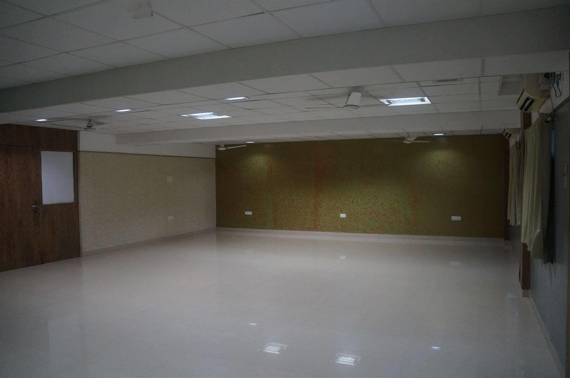 צ'נאי Lotels Hotel מראה חיצוני תמונה